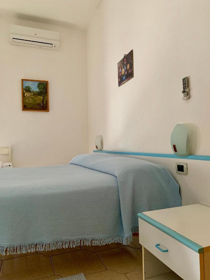 B&B Continentale Scalea Bagian luar foto